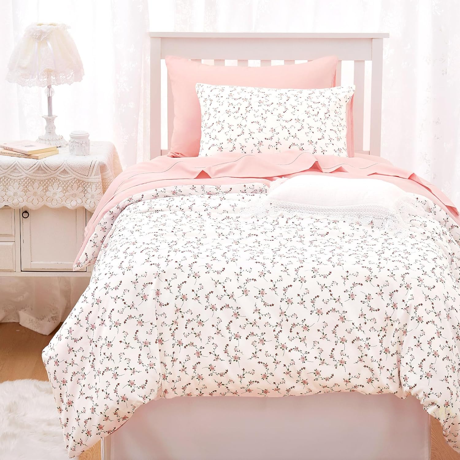 Charming Floral Comforter Set