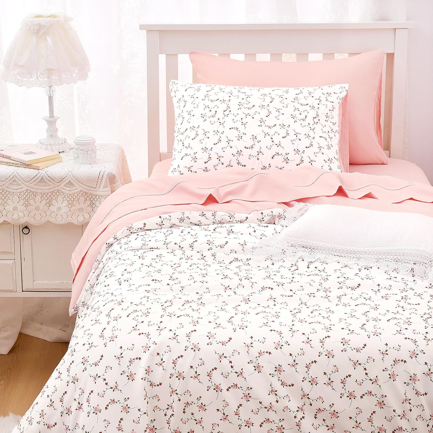Charming Floral Comforter Set